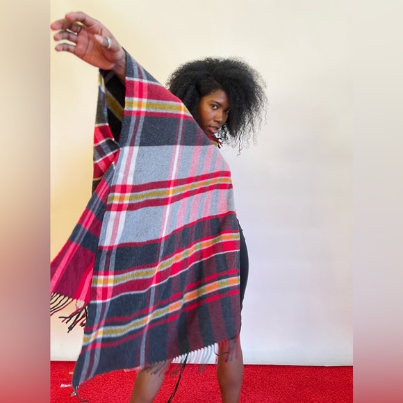 Vivienne Westwood BRAND NEW AW16 PONCHO WITH SCARVES attached Red Tartan - Picture 4 of 15